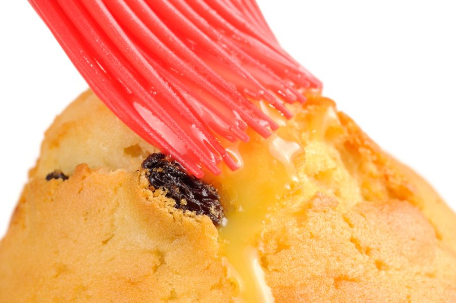 Aplicar glaseado sobre muffins secos