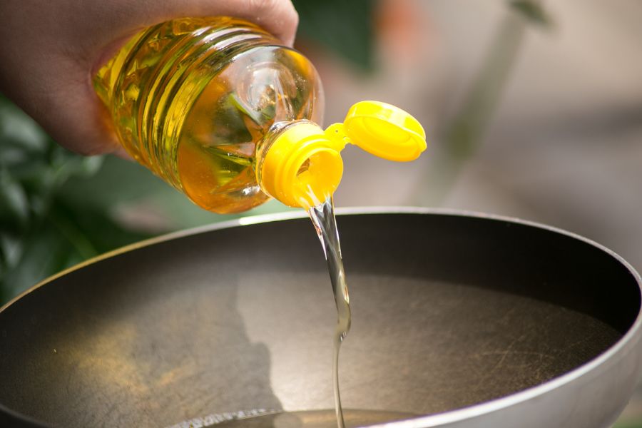 No use aceite vegetal como reemplazo de la margarina cuando se trata de muffins.